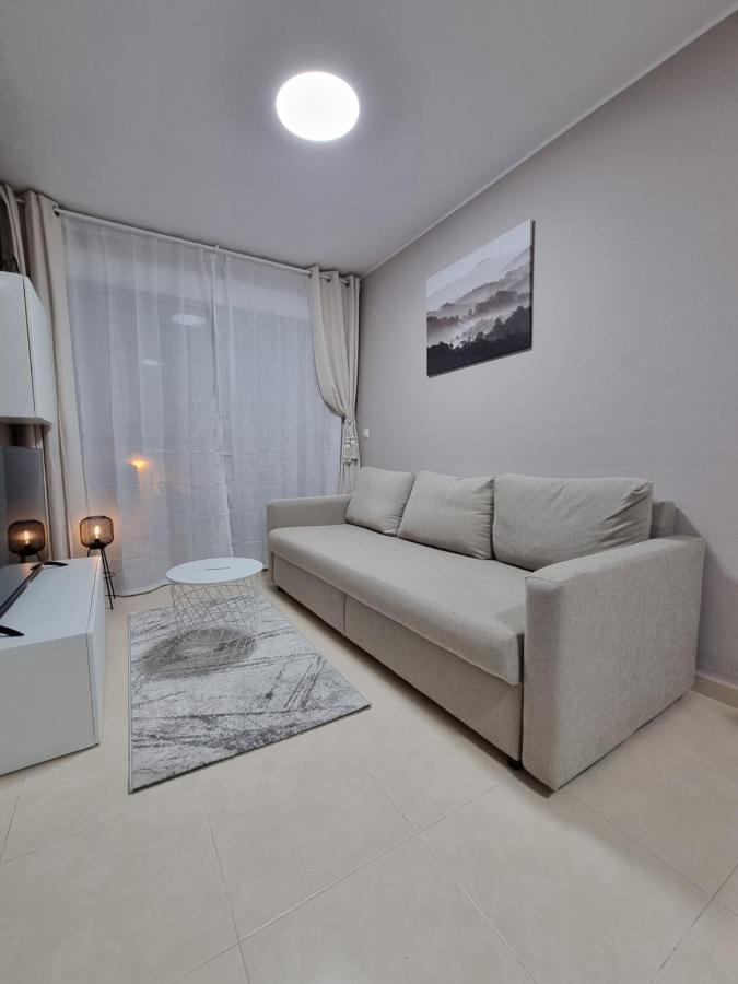 Luxury Evita Apartments In Торевиеха Екстериор снимка